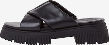 TAMARIS - Sapato aberto 'Mule Flat' em preto