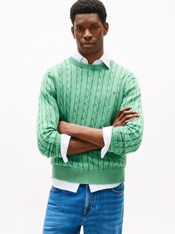 TOMMY HILFIGER Свитер 'CLASSIC' в Зеленый: спереди