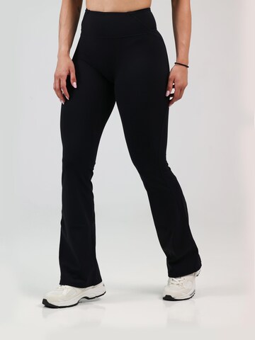 Evazați Leggings 'Nova Flared Leggings' de la neverover pe negru