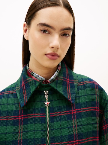 Tommy Jeans Φθινοπωρινό και ανοιξιάτικο μπουφάν σε πράσινο