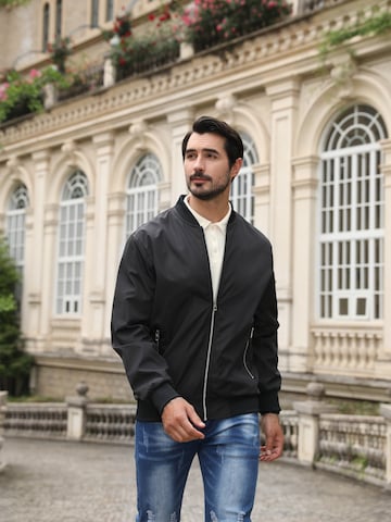 Youthup Between-Season Jacket in Black