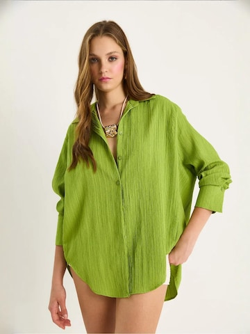 Camicia da donna di Bianco Lucci in verde: frontale