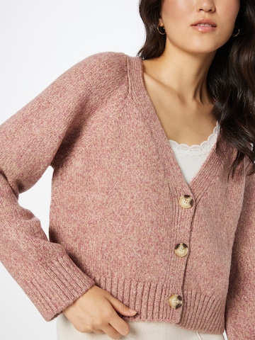 Cardigan 'Ruby' ABOUT YOU en rose