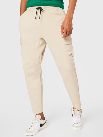 Nike Sportswear Slim fit Cargo Pants in Brown: front