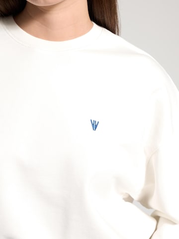 Sweat-shirt 'Zephyrine' NOWIHT en blanc