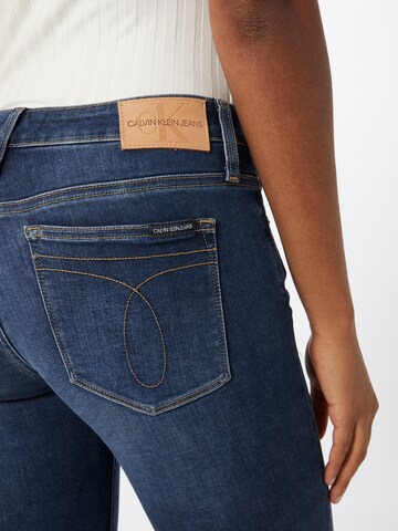 Calvin Klein Jeans Kitsas Teksapüksid, värv sinine