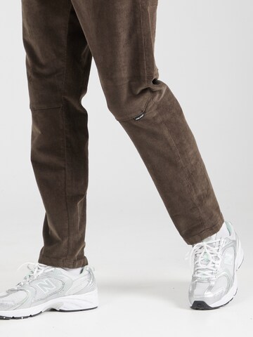 BLEND - Slimfit Calças chino em castanho