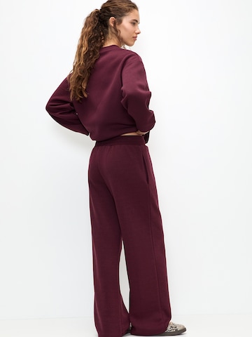 Pull&Bear Široký strih Nohavice - Červená