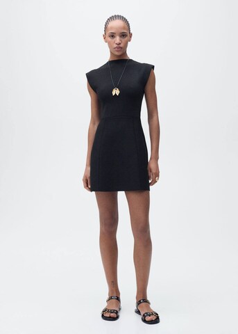 Rochie tricotat 'Domino' de la MANGO pe negru