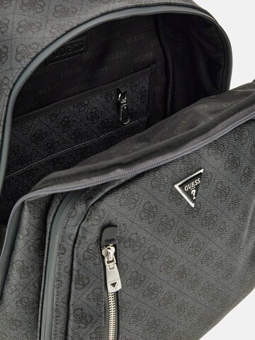 Rucsac 'Vezzola' de la GUESS pe negru