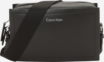 Calvin Klein Taška přes rameno – černá