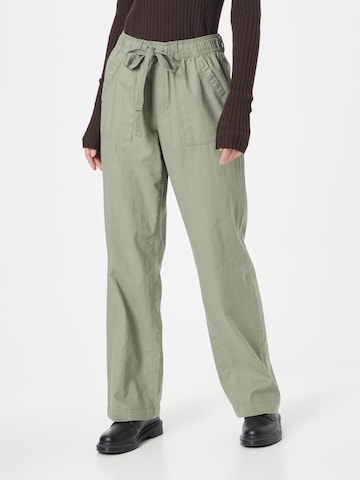 QS Loosefit Broek in Groen: voorkant