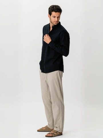Coupe regular Chemise ' Linen Blend ' TEESHOPPEN en noir