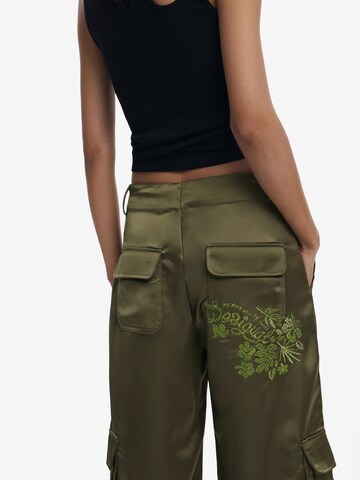 Desigual Tapered Cargo trousers in Green