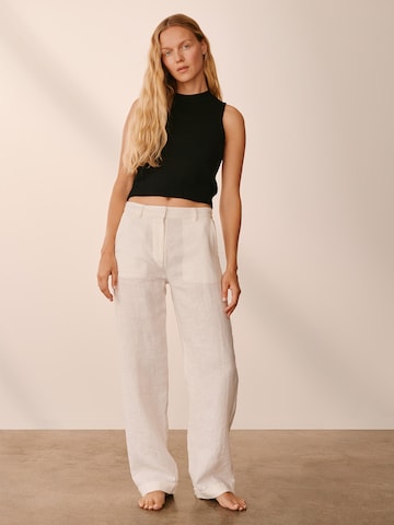 ABOUT YOU x Marie von Behrens - Loosefit Pantalón 'Viola' en blanco