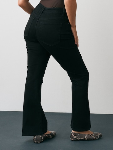 Next Bootcut Jeans in Schwarz