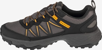 COLUMBIA Flats 'Peakfreak Rush' in Black: front