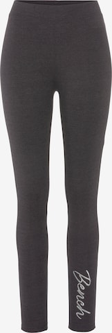 BENCH Skinny Leggings in Grijs: voorkant