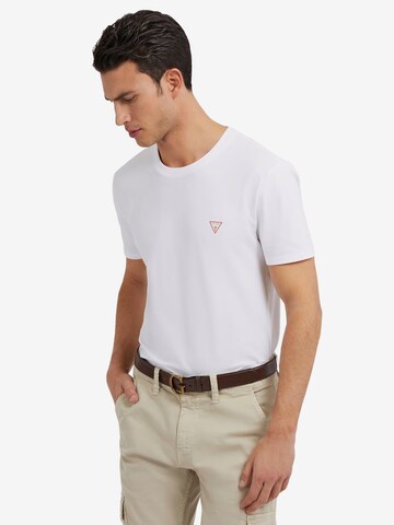 T-Shirt GUESS en blanc : devant