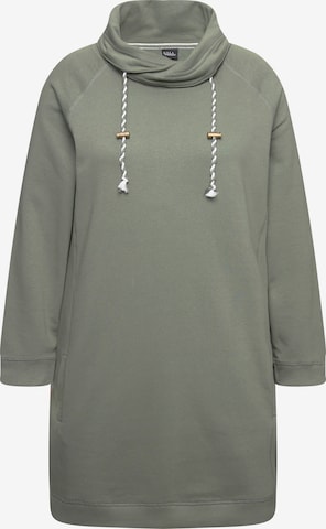 Robe Ulla Popken en vert : devant
