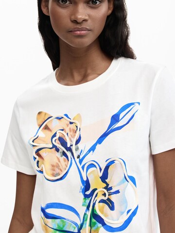 Tricou de la Desigual pe alb