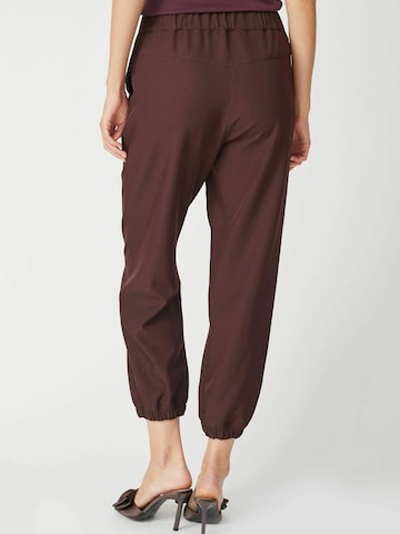 Effilé Pantalon 'Luna' co'couture en rouge