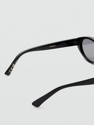 MANGO Sonnenbrille 'FLEUR' in Schwarz