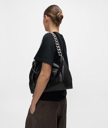 Liebeskind Berlin Shoulder bag in Black: front