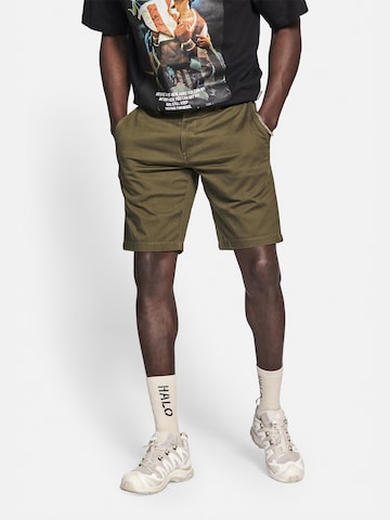 Redefined Rebel - Regular Calças chino 'Ethan' em verde: frente