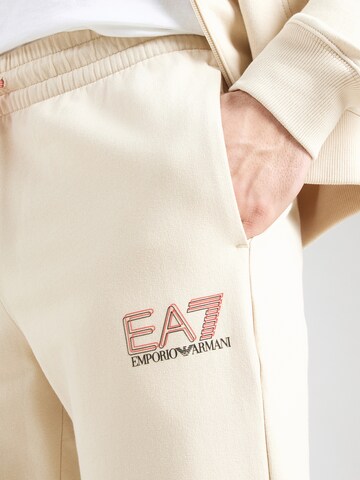 EA7 Emporio Armani Juoksupuku värissä beige