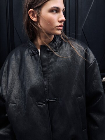 Veste mi-saison Pull&Bear en noir