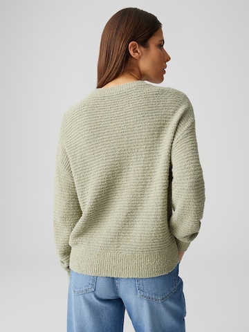 Pulover 'Piperi' de la OPUS pe verde