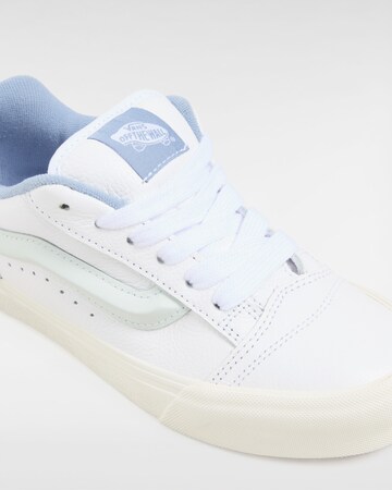 Sneaker bassa 'Knu Skool' di VANS in bianco
