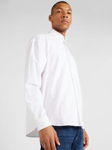 GAP Regular fit Button Up Shirt in White