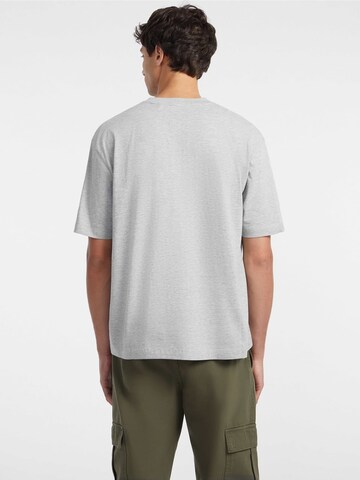 GUESS T-Shirt in Grau