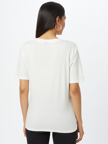 Gina Tricot Тениска 'Parent' в бяло