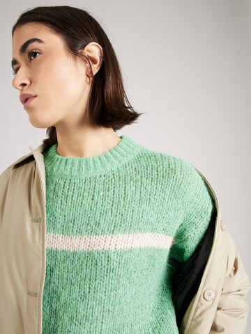 Nasty Gal Sweater in Green