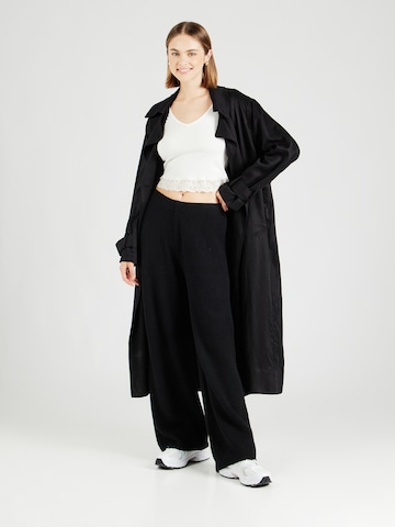 ABOUT YOU - Camiseta 'Sofia' en negro