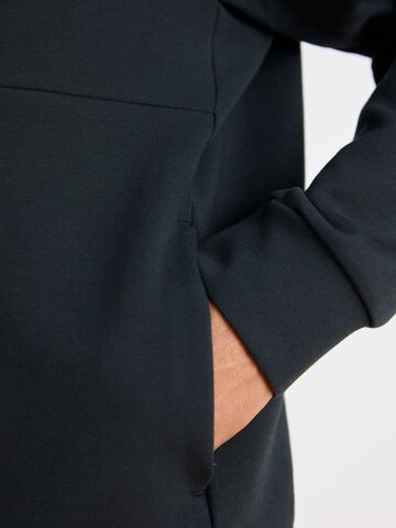 NIKE Sportsweatshirt in Schwarz