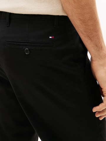 TOMMY HILFIGER tavaline Chino-püksid 'HARLEM ESSENTIAL', värv must