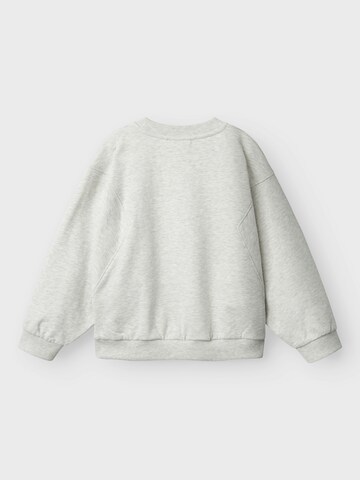 NAME IT Sweatshirt 'BOIDA' i grå