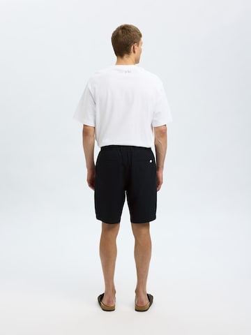 SELECTED HOMME Regular Shorts in Schwarz