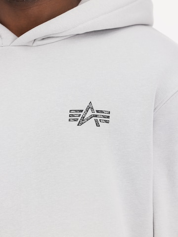 ALPHA INDUSTRIES Суичър в сиво