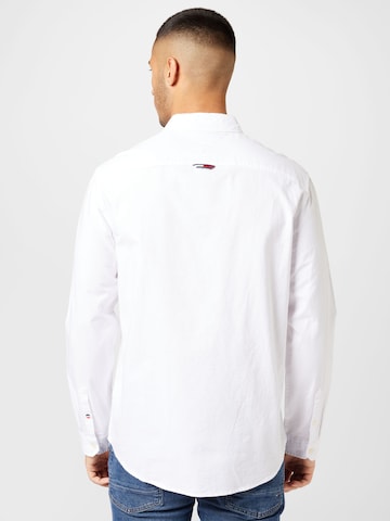 Tommy Jeans Regular Fit Skjorte i hvit