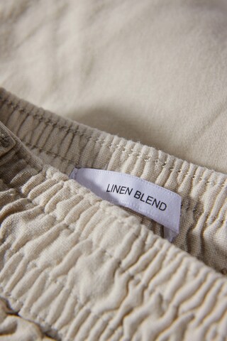 Lindbergh Regular Shorts in Beige