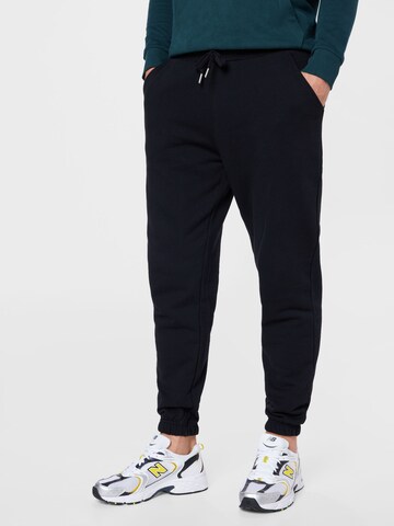 FARAH Tapered Pants in Black: front