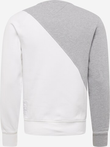 Tommy Jeans Sweatshirt in Grau