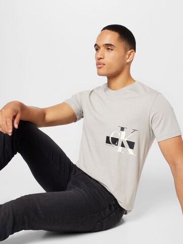 Calvin Klein Jeans T-Shirt in Grau