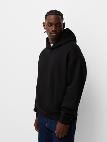 Bershka Sweatshirt in Black: front