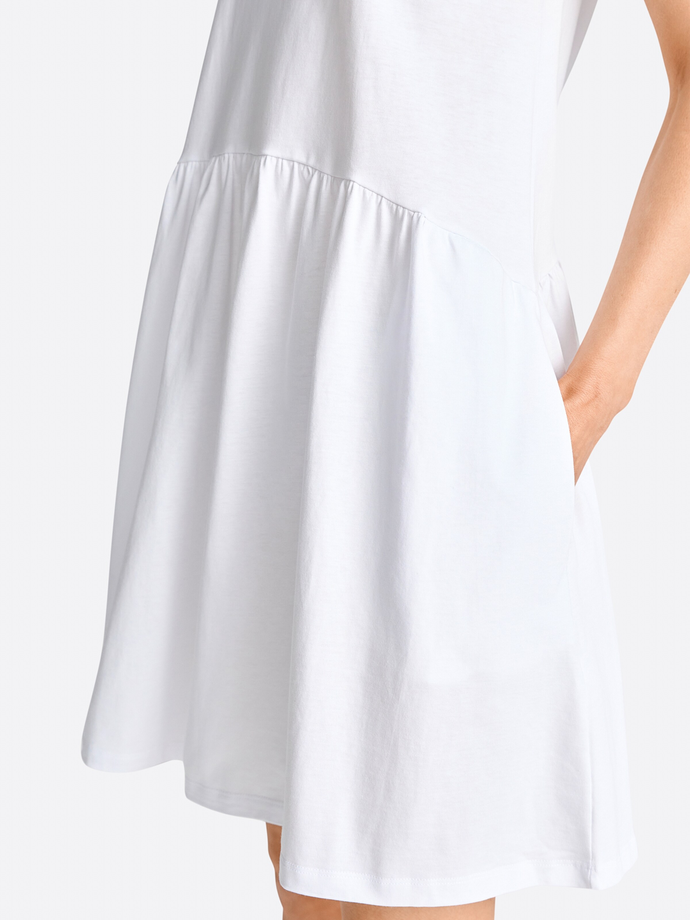 Rich & Royal Платье в Белый